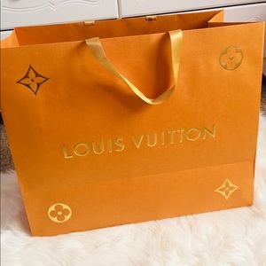 Louis Vuitton shopping bag 💝